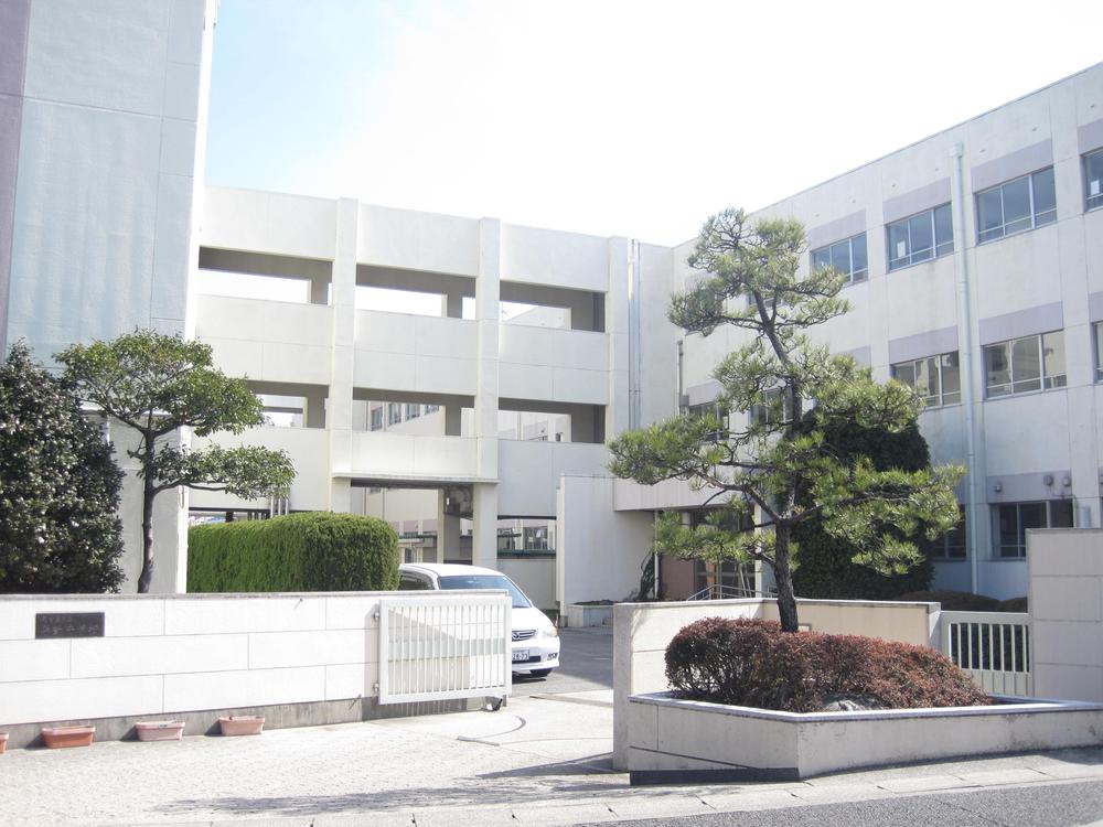 Junior high school. Hirabari 1100m until junior high school