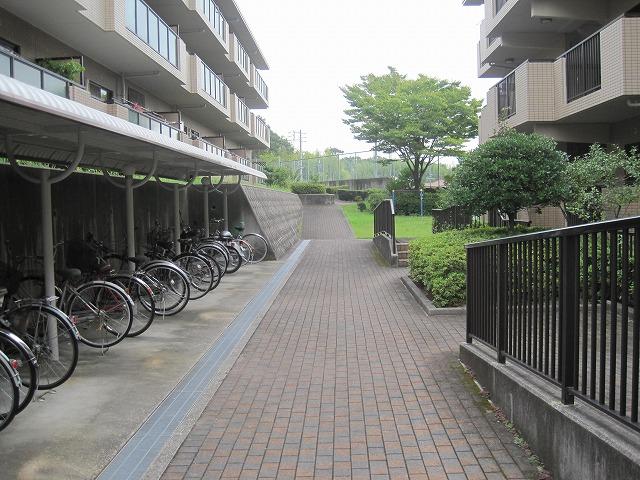 Local appearance photo. Local (September 2013) Shooting Bicycle-parking space