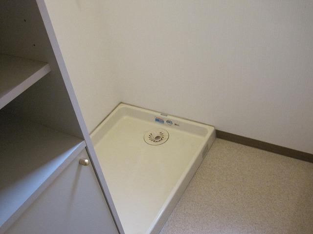 Wash basin, toilet. Indoor (September 2013) Shooting