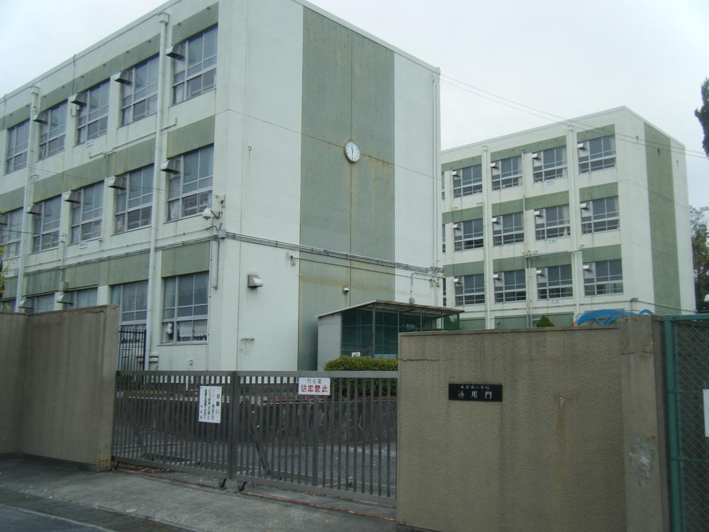 Primary school. 780m to Nagoya Municipal Hirabari Minami Elementary School
