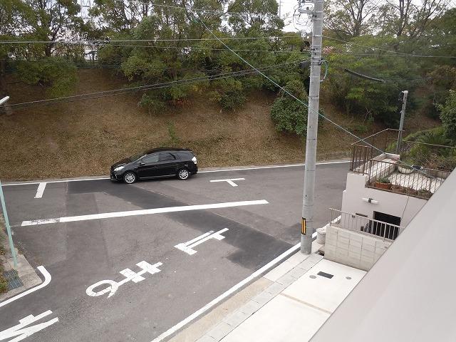 View photos from the dwelling unit. View from local (October 18, 2013) Shooting Traffic volume is small green is many living easy environment! 