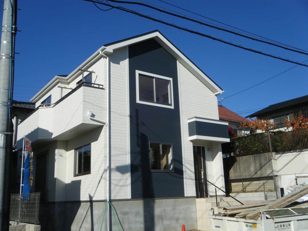 Local appearance photo. 1 Building