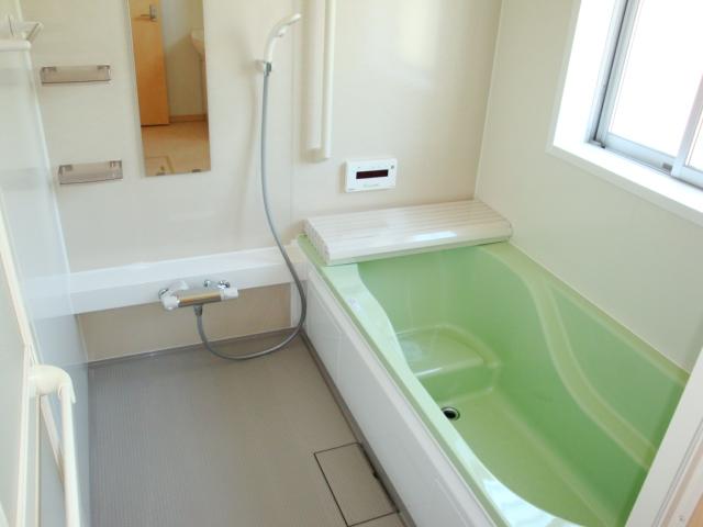 Same specifications photo (bathroom)