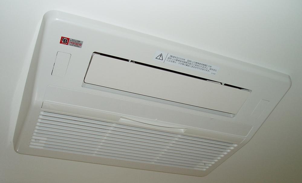 Cooling and heating ・ Air conditioning. Not only ventilation in the bathroom, heating ・ Cold blast ・ We with the with the type of drying function. Available at the time of the drying of winter clothes and rainy season of laundry.