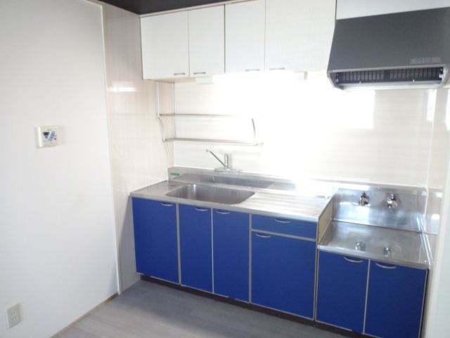 Kitchen. Gas stove can be installed