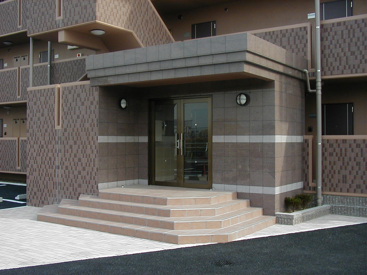 Entrance. Entrance of appearance tiled