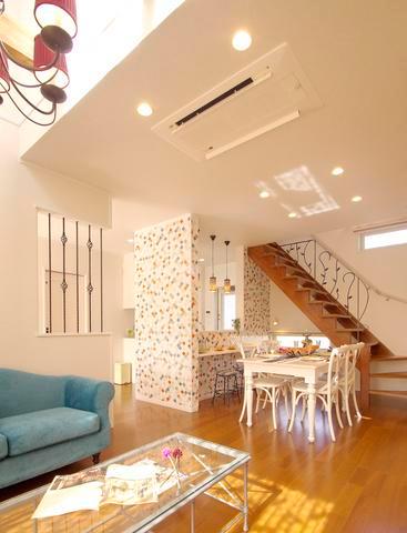 Living. A blow-by, Bright LDK. Thermal barrier if there is an awning in the garden ・ You can also use such as to blindfold.