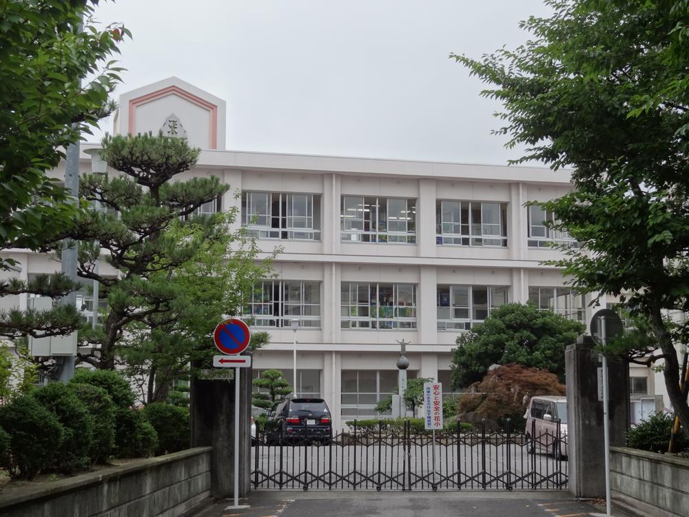 Primary school. 760m Nishio Municipal Hananoki elementary school to Nishio Municipal Hananoki Elementary School
