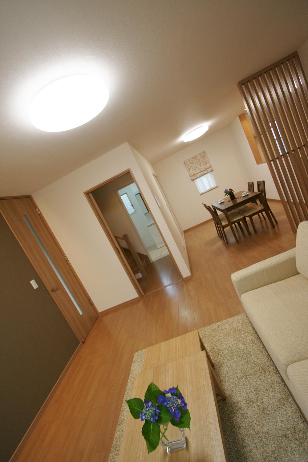 Living. Living Room Sofa ・ It is furnished dining table set.