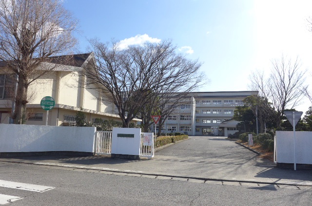 Junior high school. 383m until Nishio junior high school (junior high school)
