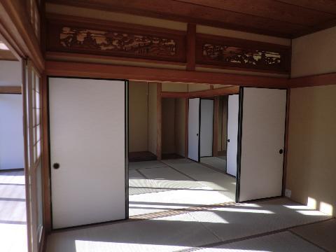 Non-living room. Japanese-style room will be Tsuzukiai of a three-room. It is also useful to the gathering of people.