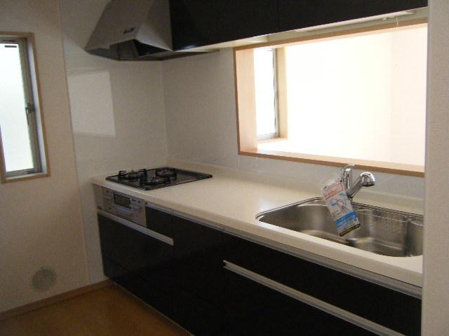 Kitchen. Face-to-face kitchen, Three-necked stove