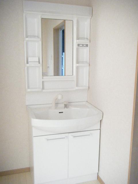 Wash basin, toilet