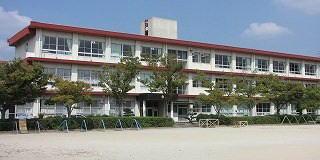 Primary school. 916m until Nishio Municipal Yonezu Elementary School
