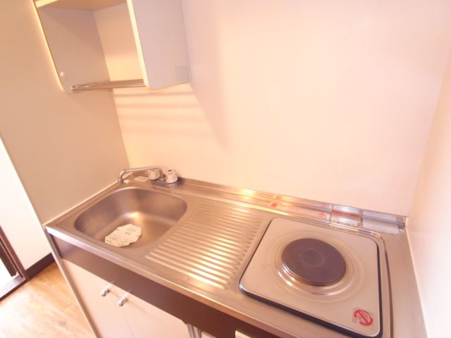 Kitchen. Bite is an electric stove with