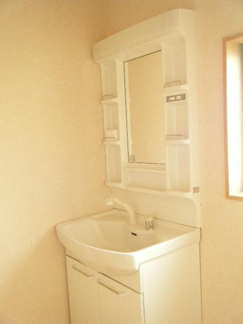 Wash basin, toilet