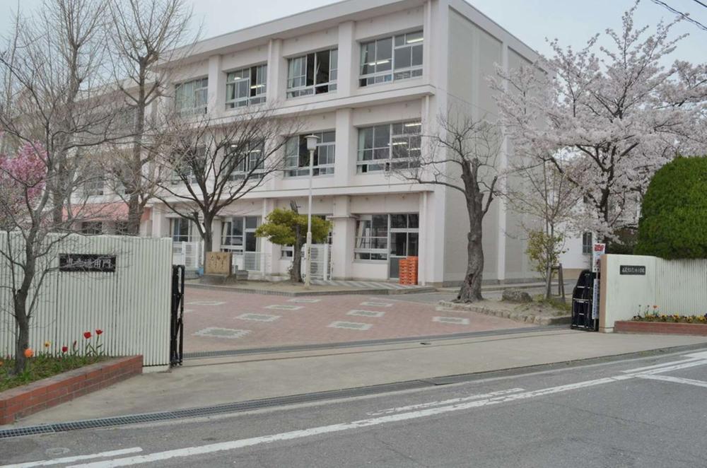 Primary school. 470m until Nishio Municipal Hananoki Elementary School