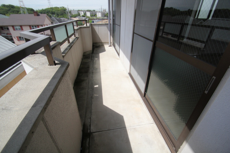 Balcony. Well-drained good veranda.