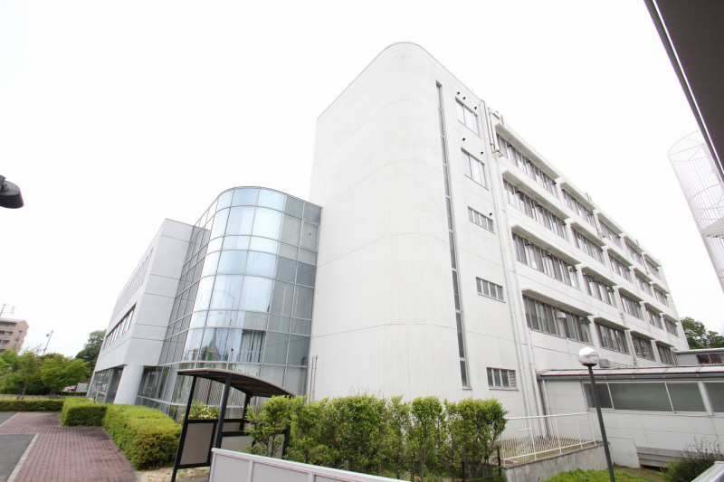 University ・ Junior college. Sugiyama Jogakuen University Nisshin campus (University ・ 1500m up to junior college)