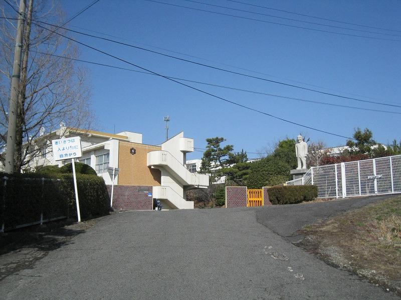 Primary school. Nisshin Tatsuhigashi to elementary school 1260m