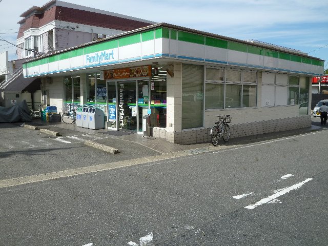 Convenience store. 380m to Family Mart (convenience store)