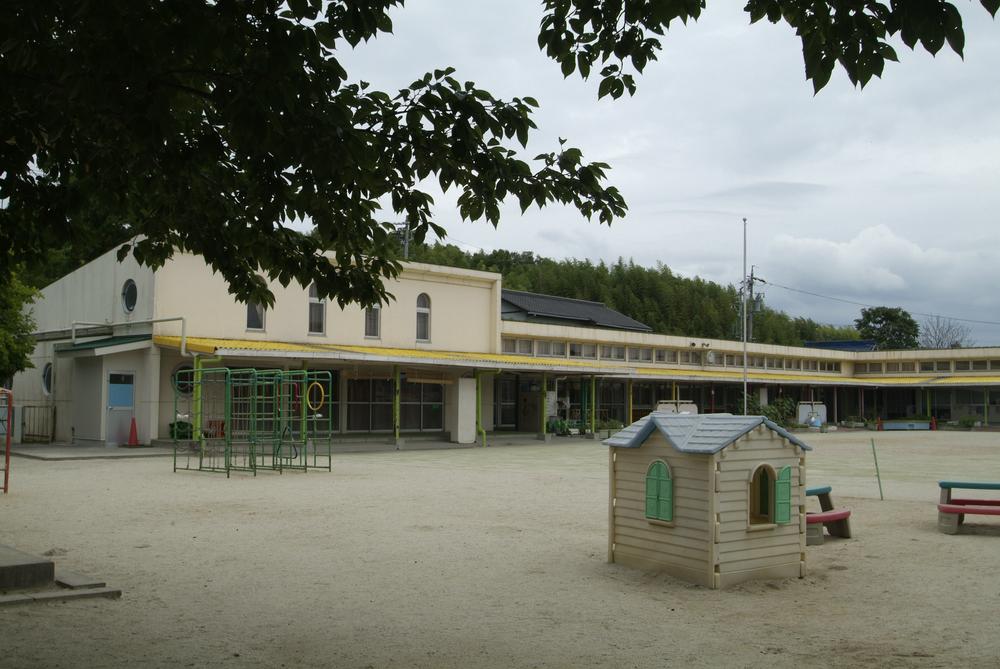 kindergarten ・ Nursery. Umemori 890m to nursery school