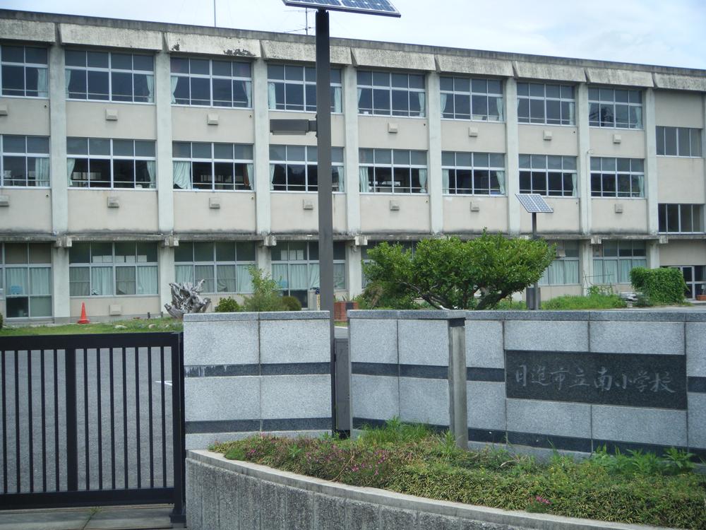 Primary school. Nisshin Minami to elementary school 1430m