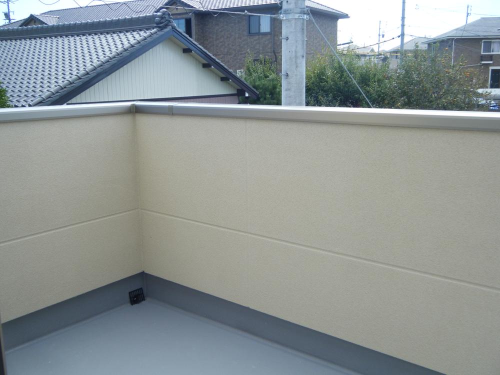 Balcony. 1 Building