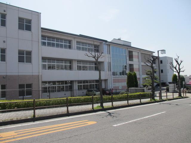 Primary school. Kaguyama until elementary school 1200m