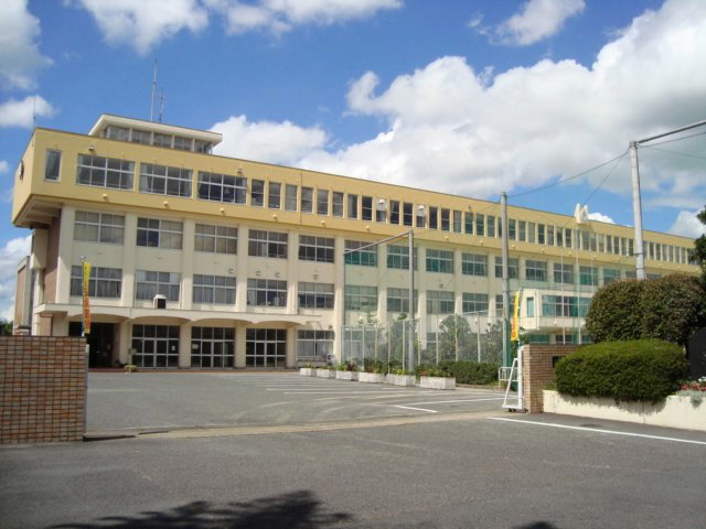 Junior high school. Nisshin Municipal Nisshin west junior high school (junior high school) up to 1503m