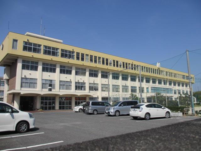 Junior high school. Nisshin Municipal Nisshin 2122m to East Junior High School