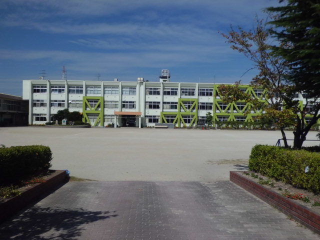 Primary school. Nissin Nishi Elementary School until the (elementary school) 100m