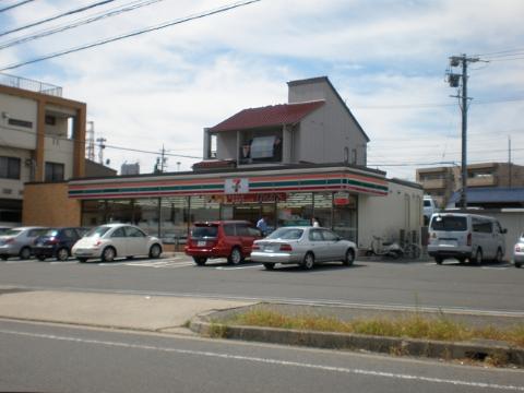 Other. 300m to a convenience store (Other)