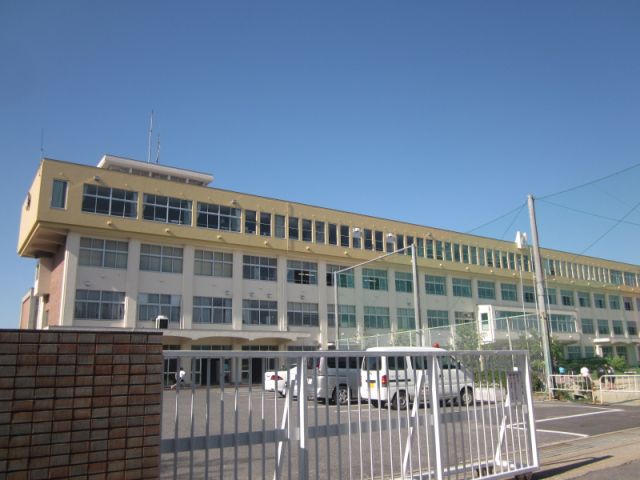 Junior high school. Municipal Nissin 2900m to the east, junior high school (junior high school)