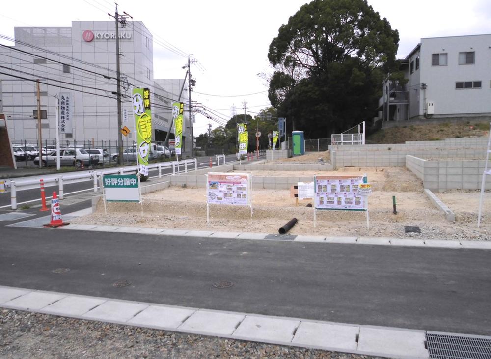 Local photos, including front road. Building 3 (October 2013) Shooting