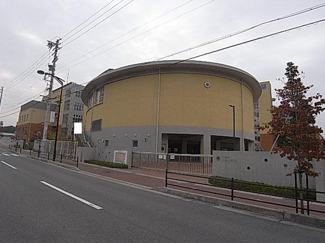 Primary school. 360m until Nisshin Municipal Akaike elementary school (elementary school)