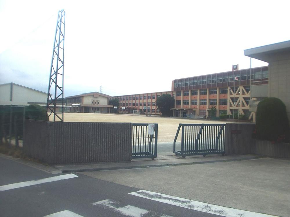 Junior high school. Nissin 2900m until junior high school