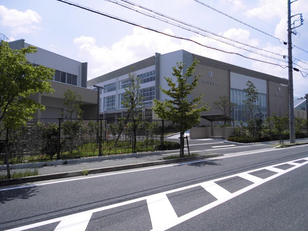 Primary school. Takenoyama until elementary school 580m