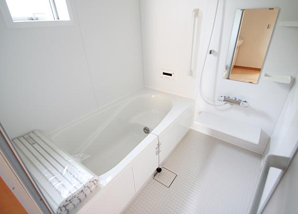 Bathroom. (Local 5 Building 2013 October shooting)