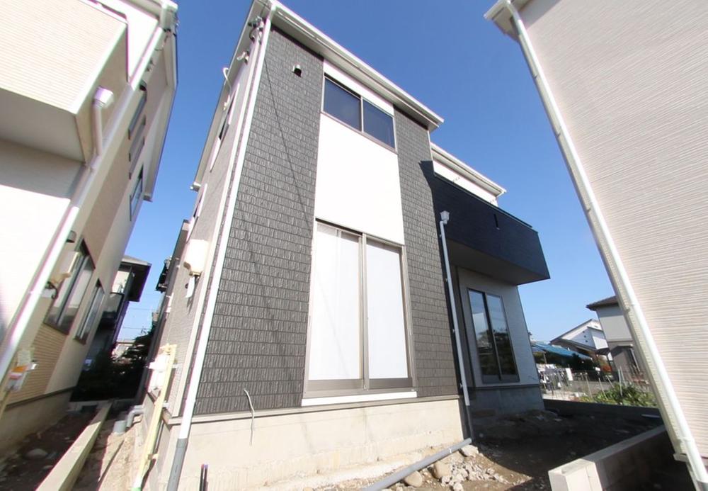 Local appearance photo. Indoor (11 May 2013) Shooting