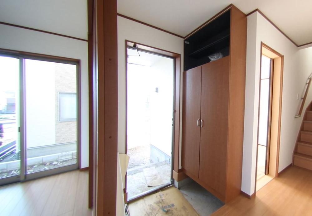 Entrance. Indoor (11 May 2013) Shooting