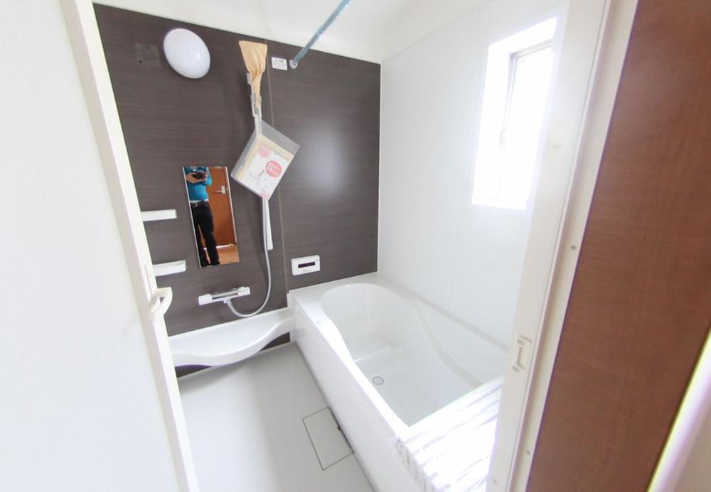 Bathroom. Indoor (11 May 2013) Shooting