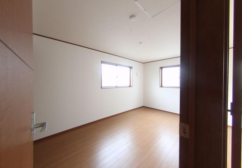 Non-living room. Indoor (11 May 2013) Shooting