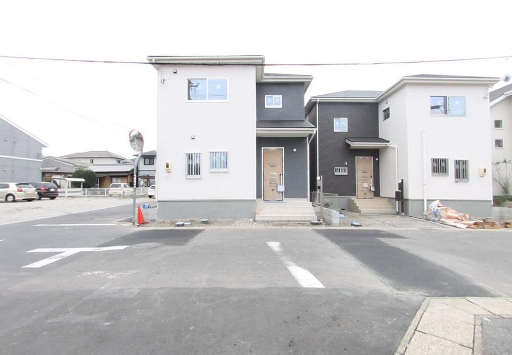 Local photos, including front road. Local (10 May 2013) Shooting