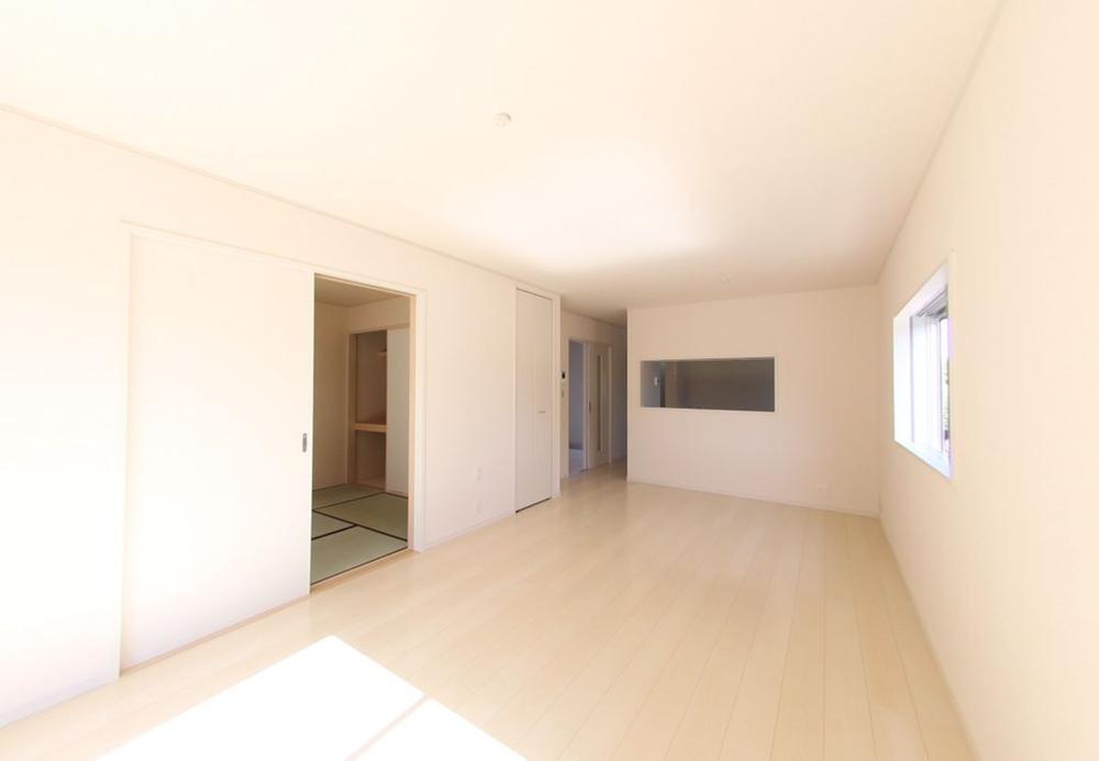 Living. Local (10 May 2013) Shooting