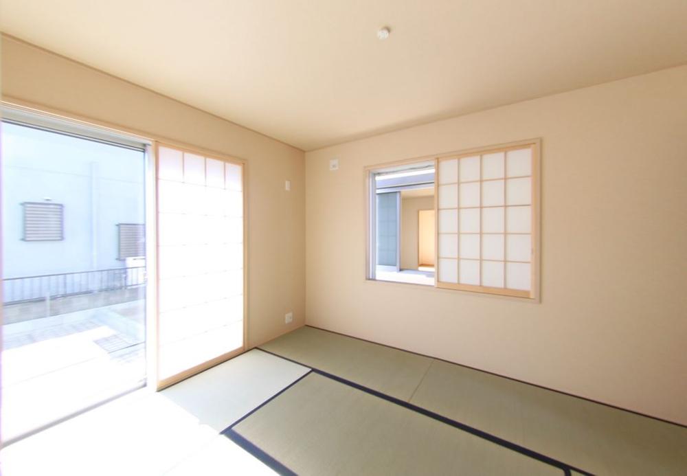 Non-living room. Local (10 May 2013) Shooting