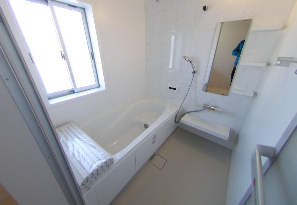 Bathroom. Local (10 May 2013) Shooting