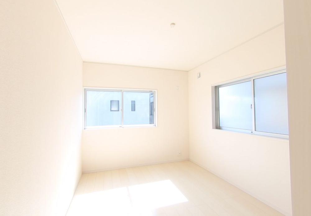 Non-living room. Local (10 May 2013) Shooting