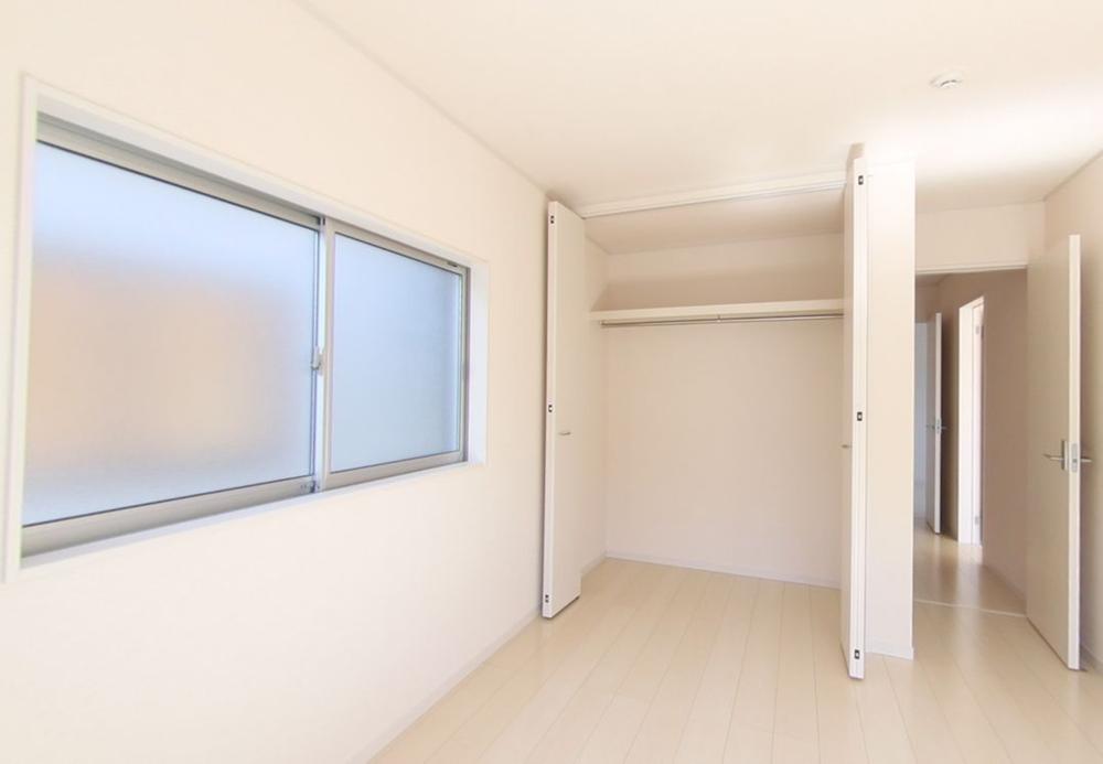 Non-living room. Local (10 May 2013) Shooting