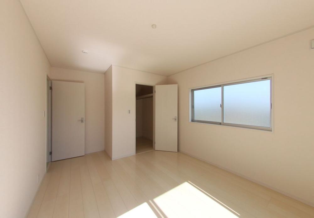 Non-living room. Local (10 May 2013) Shooting